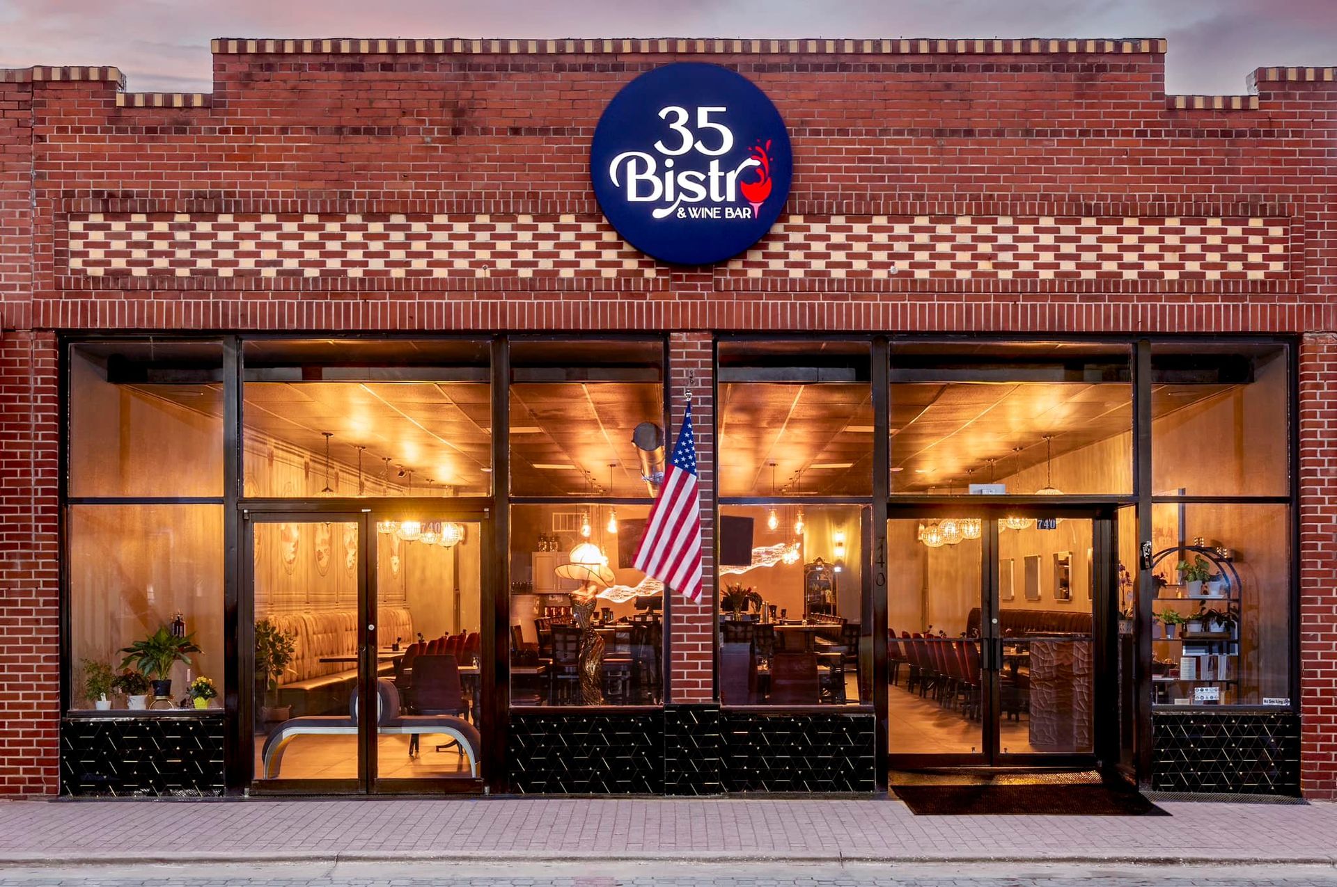 35 Bistro & Wine Bar