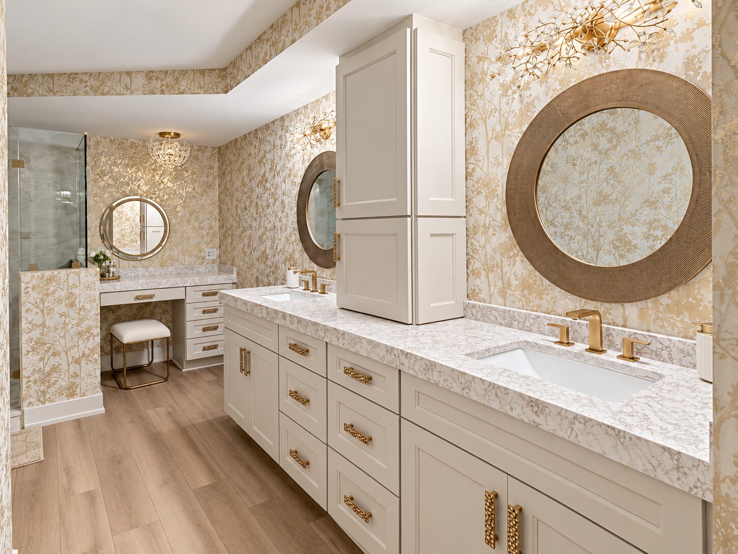 Gold Apartment