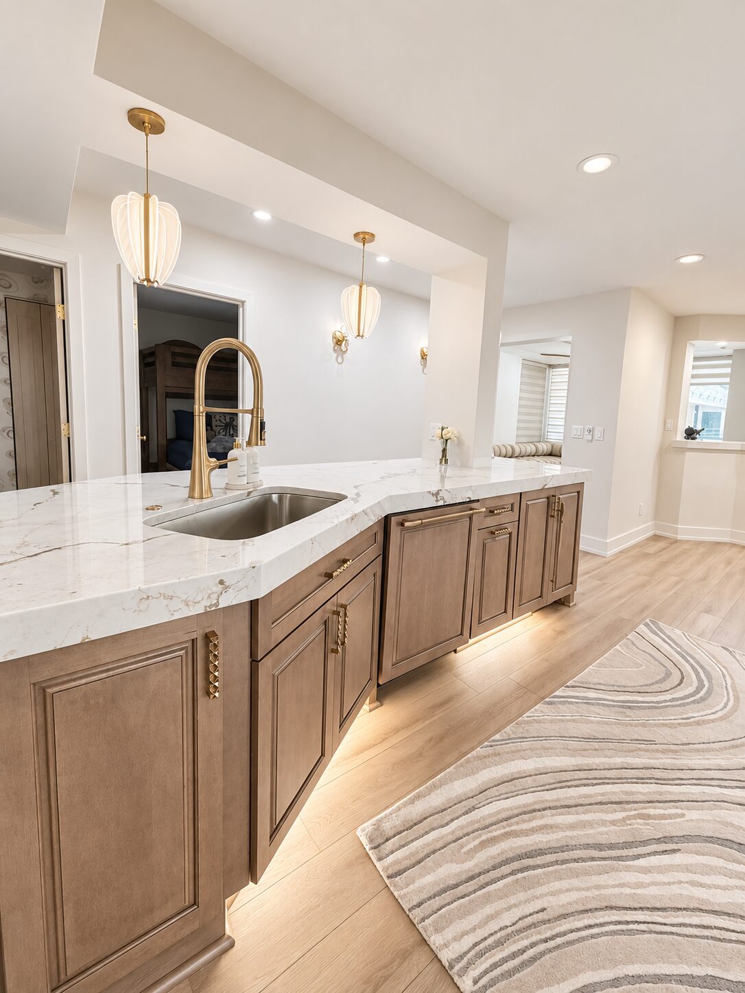 Gold Apartment